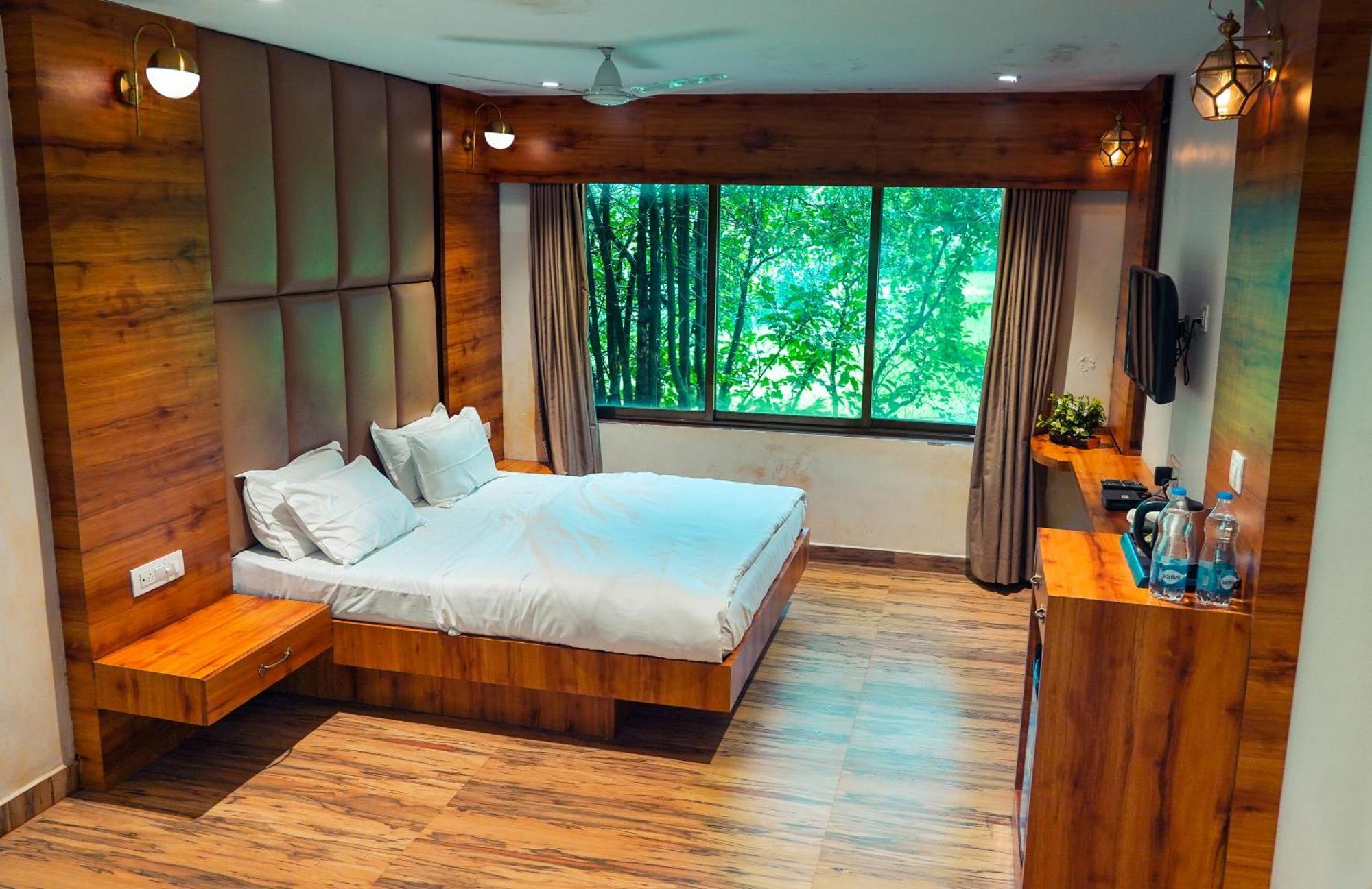 Whispering Peepul Resort Badlapur Extérieur photo