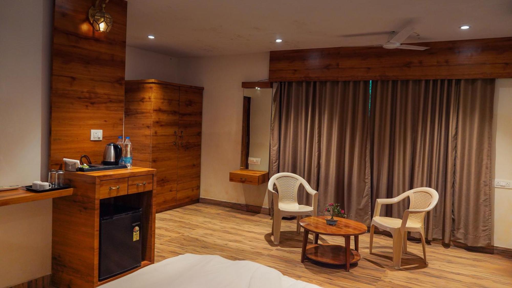Whispering Peepul Resort Badlapur Extérieur photo