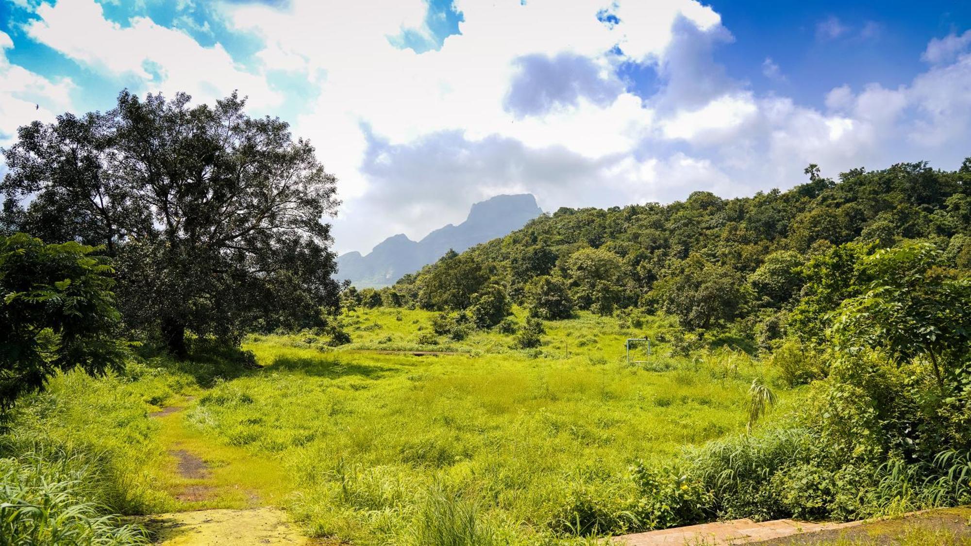 Whispering Peepul Resort Badlapur Extérieur photo