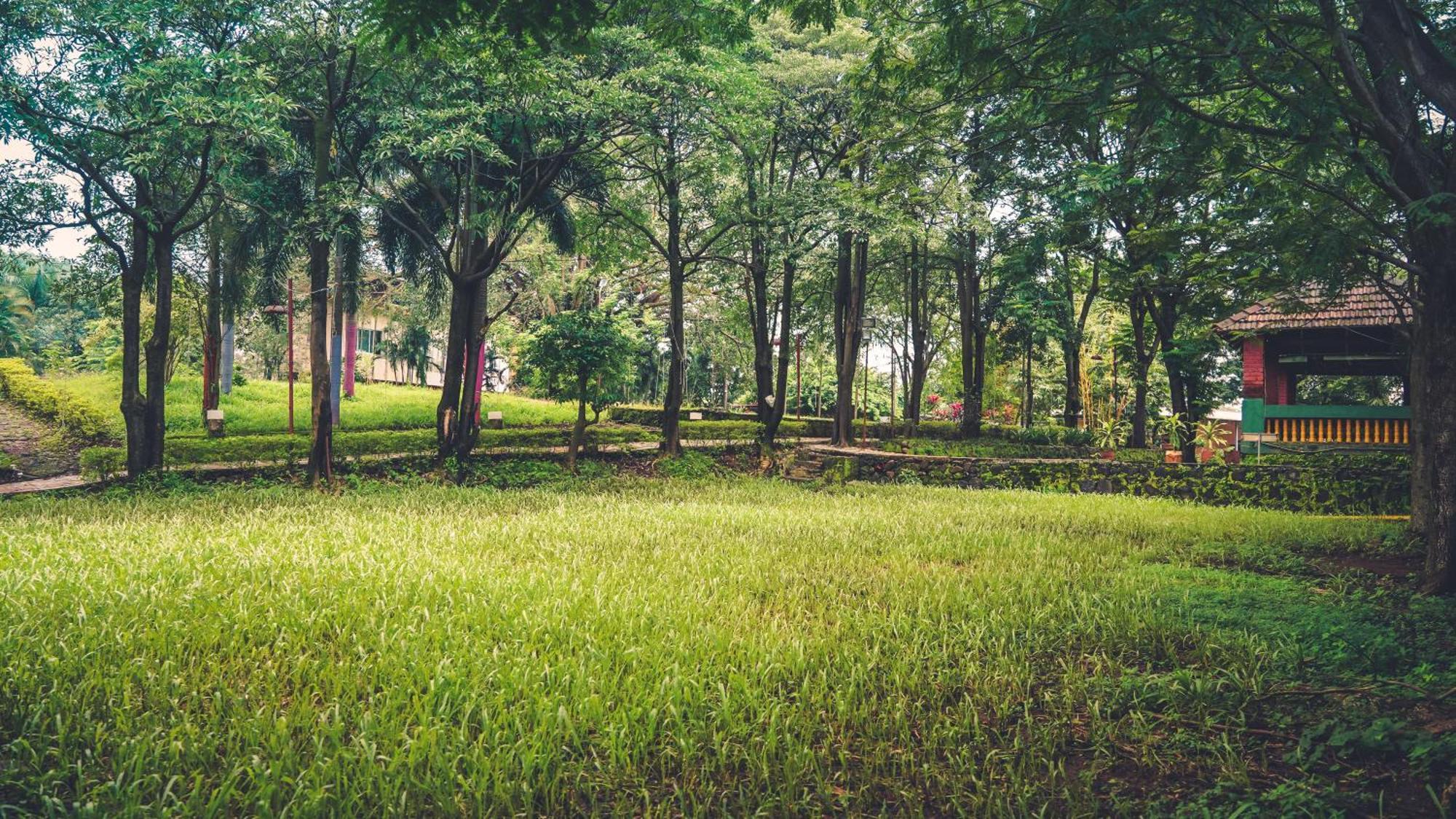 Whispering Peepul Resort Badlapur Extérieur photo