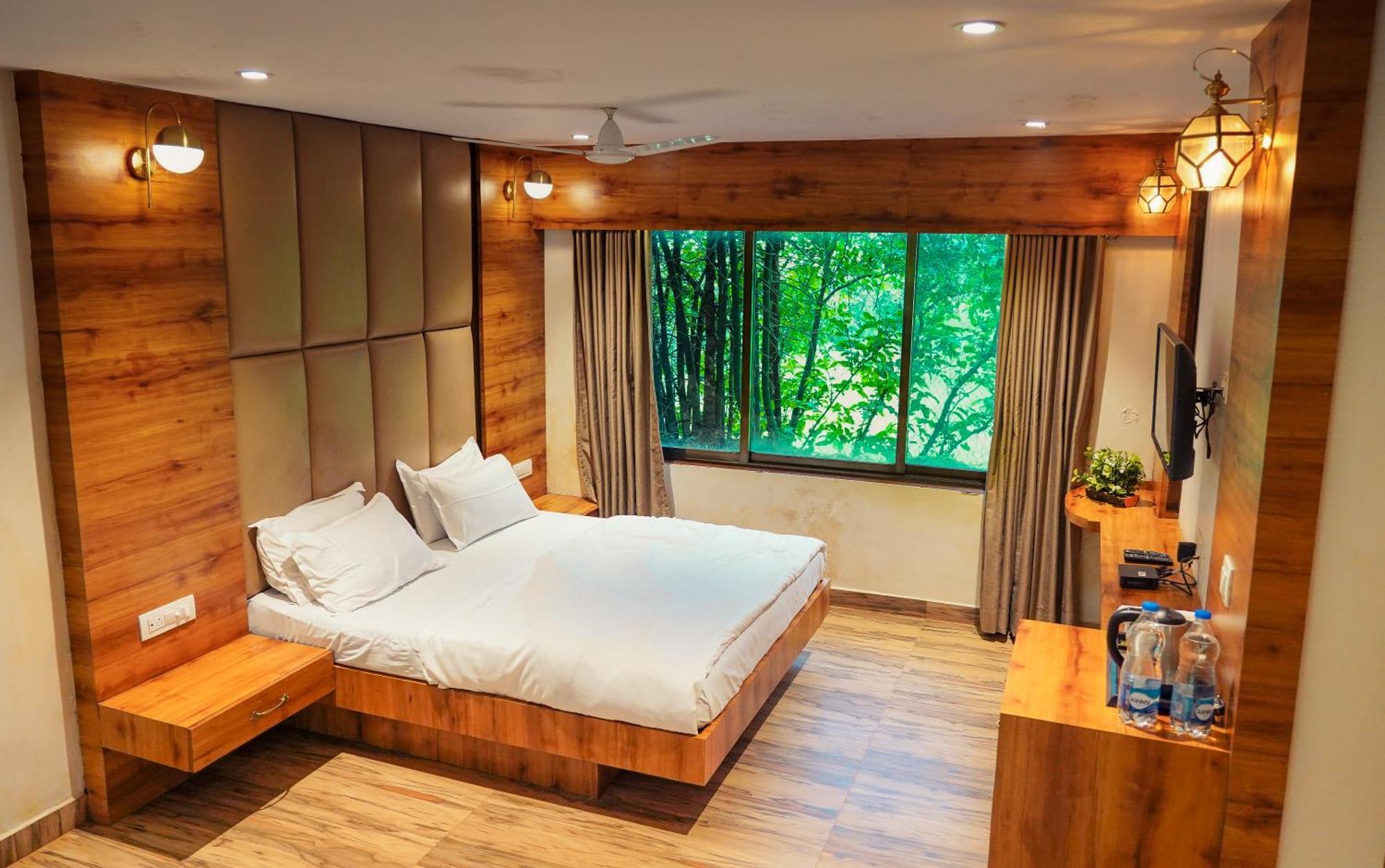 Whispering Peepul Resort Badlapur Extérieur photo