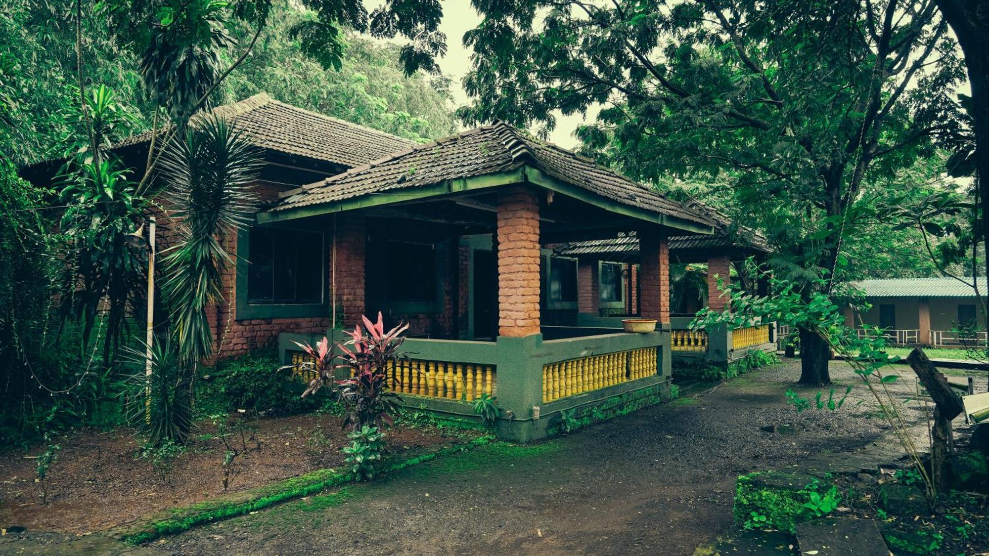 Whispering Peepul Resort Badlapur Extérieur photo