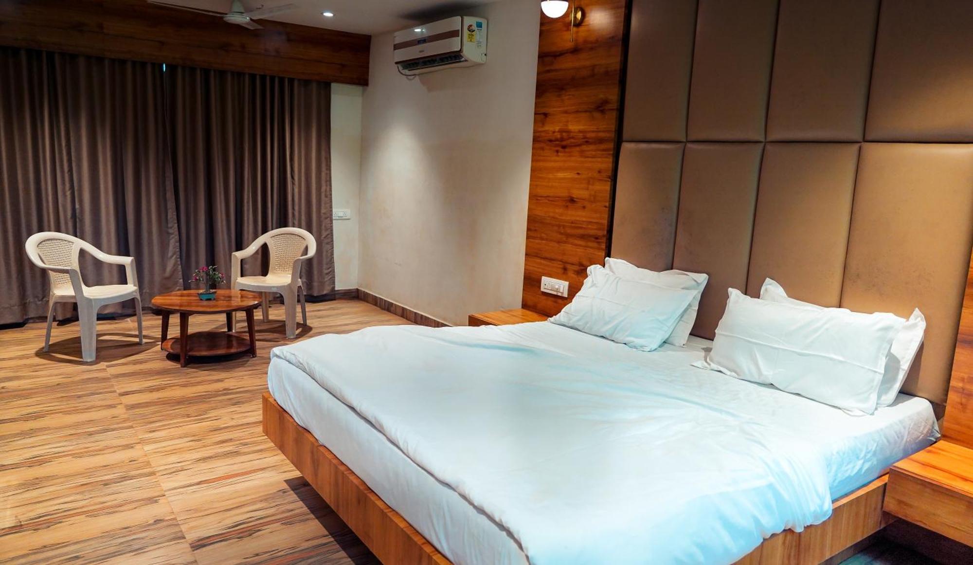 Whispering Peepul Resort Badlapur Extérieur photo