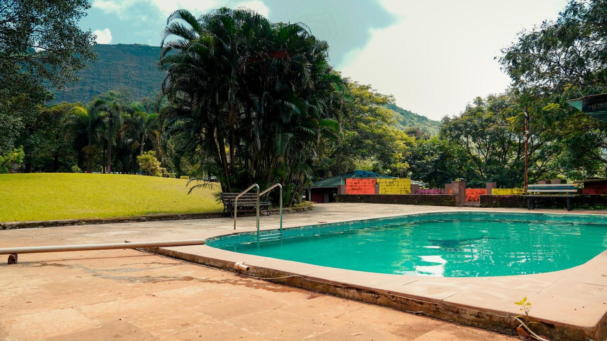 Whispering Peepul Resort Badlapur Extérieur photo