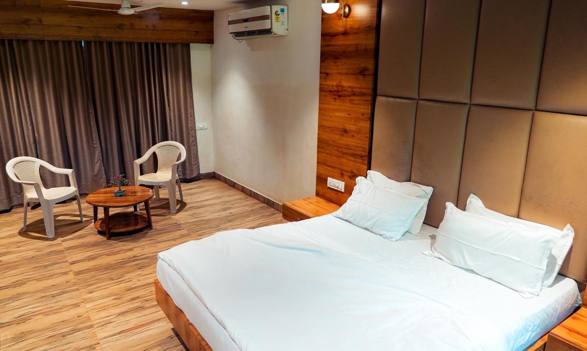 Whispering Peepul Resort Badlapur Extérieur photo